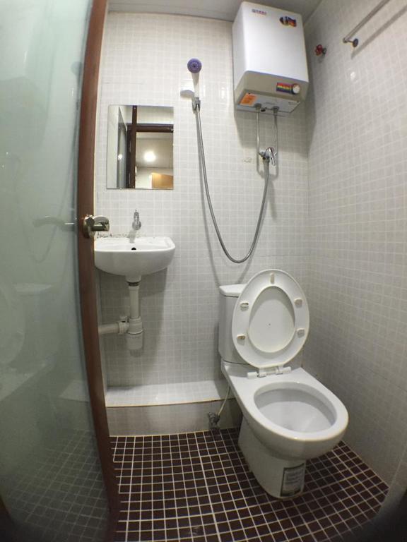 New Yan Yan Guest House Reception 9Th Floor Flat E4 E6 Hong Kong Dış mekan fotoğraf